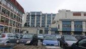 ЗАШТИТНА МАСКА - ОБАВЕЗНА: У краљевачкој општој болници дозвољене посете два пута недељно ЗАШТИТНА МАСКА - ОБАВЕЗНА: У краљевачкој општој болници дозвољене посете два пута недељно