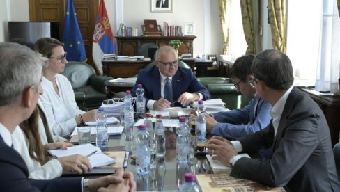 SITUACIJA VEĆ BOLJA: Vesić sa predsednikom „Vensi erports“ o saradnji i problemima na beogradskom aerodromu (FOTO) SITUACIJA VEĆ BOLJA: Vesić sa predsednikom „Vensi erports“ o saradnji i problemima na beogradskom aerodromu (FOTO)