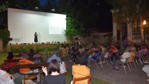 ПУНОЛЕТСТВО ФЕСТИВАЛА „КИКИНДА ШОРТ“ : Писци сутра читају у библиотеци, а у суботу у Београду ПУНОЛЕТСТВО ФЕСТИВАЛА „КИКИНДА ШОРТ“ : Писци сутра читају у библиотеци, а у суботу у Београду