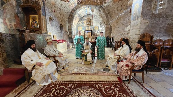 ПРЕЛЕПЕ СЛИКЕ ИЗ ПЕЋКЕ ПАТРИЈАРШИЈЕ: Патријарх српски Порфирије служио литургију (ФОТО/ВИДЕО) ПРЕЛЕПЕ СЛИКЕ ИЗ ПЕЋКЕ ПАТРИЈАРШИЈЕ: Патријарх српски Порфирије служио литургију (ФОТО/ВИДЕО)