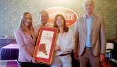 TANJI URUČENA NAGRADA „VASKO POPA“: Tek treća žena laureat, od ukupno 29 dobitnika TANJI URUČENA NAGRADA „VASKO POPA“: Tek treća žena laureat, od ukupno 29 dobitnika