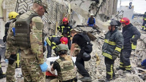 ČIJA JE TO OSVETA? Iskander udario u kafić sa američkim i EU plaćenicima: Dejli telegraf otkriva nove detalje ubistva britanskog plaćenika ČIJA JE TO OSVETA? Iskander udario u kafić sa američkim i EU plaćenicima: Dejli telegraf otkriva nove detalje ubistva britanskog plaćenika