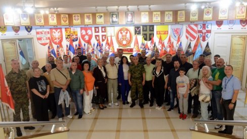 EKSKURZIJA VOJNIH VETERANA: Paraćinci u Nišu u Spomen sobi Komande Kopnene vojske