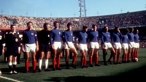 PREMINULA LEGENDA JUGOSLOVENSKOG FUDBALA: Sarajevo i Bosna i Hercegovina zavijeni u crno PREMINULA LEGENDA JUGOSLOVENSKOG FUDBALA: Sarajevo i Bosna i Hercegovina zavijeni u crno