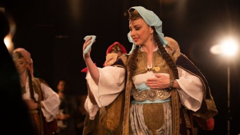 ANSAMBLI „KOLO” I „VENAC” ZAJEDNO NA SCENI: U subotu folklorni spektakl u MTS dvorani ANSAMBLI „KOLO” I „VENAC” ZAJEDNO NA SCENI: U subotu folklorni spektakl u MTS dvorani