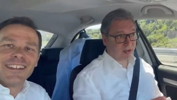 ВУЧИЋ И МАЛИ СЕ ПРОВОЗАЛИ НОВОМ ОБИЛАЗНИЦОМ: Председник за воланом (ВИДЕО) ВУЧИЋ И МАЛИ СЕ ПРОВОЗАЛИ НОВОМ ОБИЛАЗНИЦОМ: Председник за воланом (ВИДЕО)