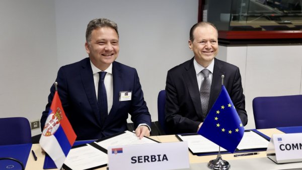 МИНИСТАР ЈОВАНОВИЋ У БРИСЕЛУ: Потписивање Споразума одлична вест за даљи развој ИТ сектора МИНИСТАР ЈОВАНОВИЋ У БРИСЕЛУ: Потписивање Споразума одлична вест за даљи развој ИТ сектора