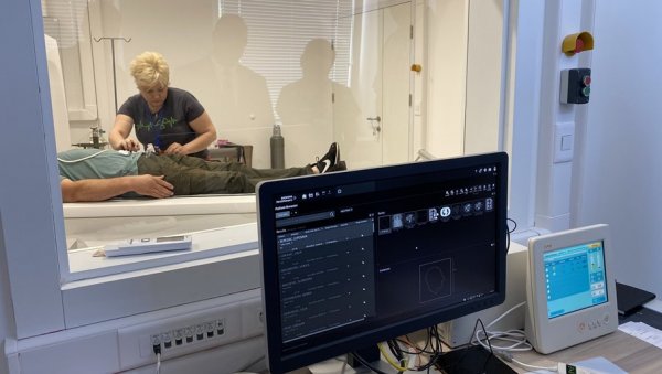 УЗ ДВА СКЕНЕРА И МАГНЕТНА РЕЗОНАНЦА: У Бору обезбеђени најсавременији уређаји за дијагностику (ФОТО) УЗ ДВА СКЕНЕРА И МАГНЕТНА РЕЗОНАНЦА: У Бору обезбеђени најсавременији уређаји за дијагностику (ФОТО)