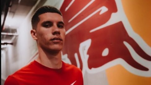 НАПАДАЧ СТИГАО У РИМ: Србин потписао за Лацио, а тренер Маурицио Сари шокирао изјавом