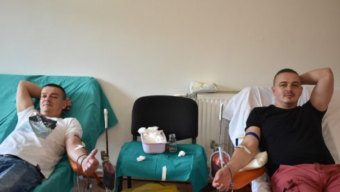 HUMANOST NA DELU: U Bosilegradu prikuljeno 90 jedinica krvi za potrebe VMA u Beogradu HUMANOST NA DELU: U Bosilegradu prikuljeno 90 jedinica krvi za potrebe VMA u Beogradu