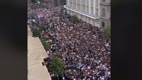 СНИМАК ИЗ ФРАНЦУСКЕ: Протест у Нантеру окупио велики број људи (ВИДЕО) СНИМАК ИЗ ФРАНЦУСКЕ: Протест у Нантеру окупио велики број људи (ВИДЕО)