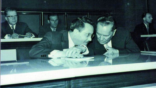 КАРДЕЉ ПОДРЖАО ИДЕЈУ О ЕТНИЧКИ ЧИСТОМ КОСОВУ: Како је стварана повољна клима за тиху ликвидацију српског живља КАРДЕЉ ПОДРЖАО ИДЕЈУ О ЕТНИЧКИ ЧИСТОМ КОСОВУ: Како је стварана повољна клима за тиху ликвидацију српског живља