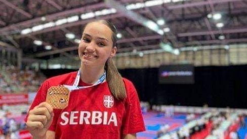 BRONZA NA SVETSKOJ LIGI: Za mladu karatistkinju Dunju iz Lazareva BRONZA NA SVETSKOJ LIGI: Za mladu karatistkinju Dunju iz Lazareva