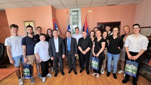 HARMONIKAŠI IZ SLOVENIJE U UGLJEVIKU: Najavljen svetski kup u septembru HARMONIKAŠI IZ SLOVENIJE U UGLJEVIKU: Najavljen svetski kup u septembru