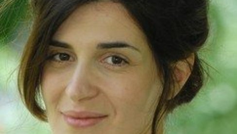 ПОЗОРИШТЕ ПЛАЋА ЦЕНУ СЕРИЈАМА: Интервју - Ана Томовић, редитељ ПОЗОРИШТЕ ПЛАЋА ЦЕНУ СЕРИЈАМА: Интервју - Ана Томовић, редитељ