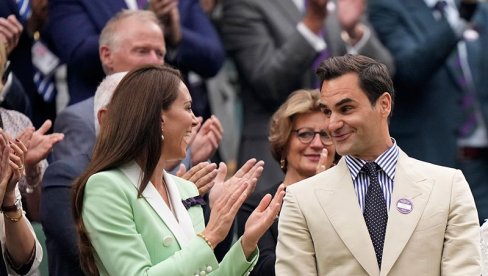FEDERER ĆE ZAUVEK BITI KRALJ VIMBLDONA: Navijači Novaka Đokoviću u čudu, šta Ameri rade!? FEDERER ĆE ZAUVEK BITI KRALJ VIMBLDONA: Navijači Novaka Đokoviću u čudu, šta Ameri rade!?