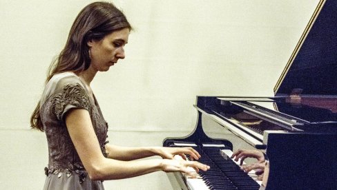 KONCERT U GVARNERIJUSU: Milica Zidarić izvešće kompozicije Mocarta i Šopena na klaviru KONCERT U GVARNERIJUSU: Milica Zidarić izvešće kompozicije Mocarta i Šopena na klaviru