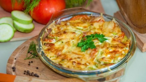 BRZA MUSAKA SA TIKVICAMA: Kao stvorena za letnji ručak! (RECEPT)