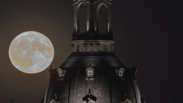 СТРУЧЊАЦИ УСКОРО ОЧЕКУЈУ РЕДАК ФЕНОМЕН: Ево шта би се могло појавити на небу почетком августа СТРУЧЊАЦИ УСКОРО ОЧЕКУЈУ РЕДАК ФЕНОМЕН: Ево шта би се могло појавити на небу почетком августа
