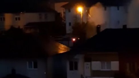GROM UDARIO U KUĆU: Izbio požar na objektu u Brusu (VIDEO) GROM UDARIO U KUĆU: Izbio požar na objektu u Brusu (VIDEO)