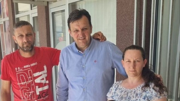 МИЛОЈЕВИЋИ ДОБИЛИ КРОВ НАД ГЛАВОМ: Новац бесповратно доделило Министарство за бригу о селу МИЛОЈЕВИЋИ ДОБИЛИ КРОВ НАД ГЛАВОМ: Новац бесповратно доделило Министарство за бригу о селу