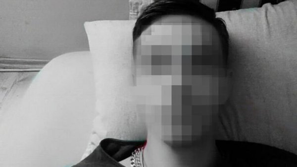 ОВО ЈЕ СИН КОЈИ СЕ РАЗНЕО БОМБОМ КОД БОЉЕВЦА: Мештани открили језиве детаљи о породици: Стално су се свађали и тукли (ФОТО) ОВО ЈЕ СИН КОЈИ СЕ РАЗНЕО БОМБОМ КОД БОЉЕВЦА: Мештани открили језиве детаљи о породици: Стално су се свађали и тукли (ФОТО)