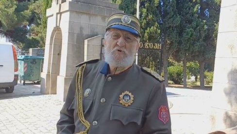 DOŠLI SMO DA ISPRATIMO NAŠEG DEDA ĐORĐA: Čiča Mileta iz Podgorice došao u Solun na sahranu (VIDEO) DOŠLI SMO DA ISPRATIMO NAŠEG DEDA ĐORĐA: Čiča Mileta iz Podgorice došao u Solun na sahranu (VIDEO)