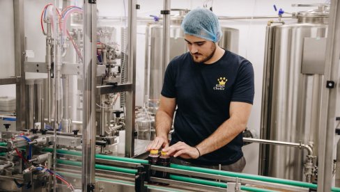 OTVORENA PRVA FABRIKA ZA PROIZVODNJU SOKA ZA PSE U SRBIJI: King’s Choice u Petrovcu na Mlavi OTVORENA PRVA FABRIKA ZA PROIZVODNJU SOKA ZA PSE U SRBIJI: King’s Choice u Petrovcu na Mlavi