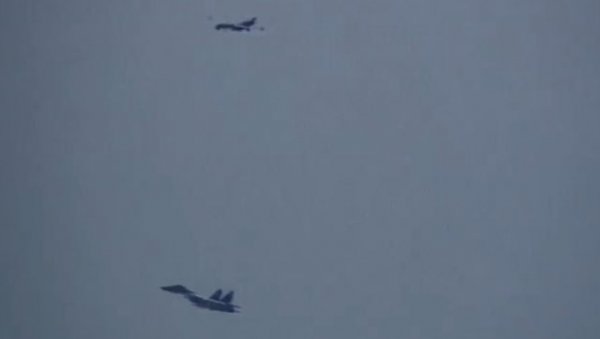 РУСКО ФРАНЦУСКИ СУСРЕТ НАД МЕДИТЕРАНОМ: Прелет СУ-35 изнад дрона Рипер РУСКО ФРАНЦУСКИ СУСРЕТ НАД МЕДИТЕРАНОМ: Прелет СУ-35 изнад дрона Рипер