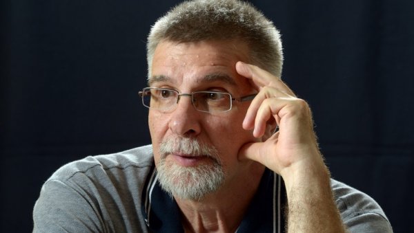 МАЛИ ТЕАТАР С ВЕЛИКОМ ДУШОМ: Владимир Ђуричић, директор НП Тимочке крајине Зоран Радмиловић МАЛИ ТЕАТАР С ВЕЛИКОМ ДУШОМ: Владимир Ђуричић, директор НП Тимочке крајине Зоран Радмиловић