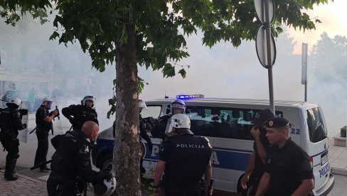 HAJKA NA SRBE NE PRESTAJE: Naš narod u Crnoj Gori diskriminišu i posle pada režima DPS HAJKA NA SRBE NE PRESTAJE: Naš narod u Crnoj Gori diskriminišu i posle pada režima DPS