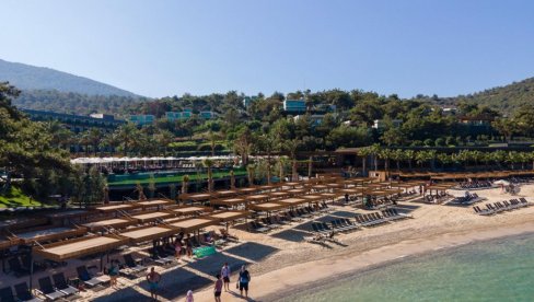 PLAŽA SA SITNIM, SVETLIM PESKOM I PROZIRNIM MOREM: Uživajte sa pogledom na ovakav prizor i odaberite ovaj hotel za letovanje PLAŽA SA SITNIM, SVETLIM PESKOM I PROZIRNIM MOREM: Uživajte sa pogledom na ovakav prizor i odaberite ovaj hotel za letovanje