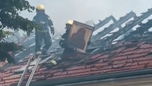 SNIMAK ČUDA IZ RUME OBILAZI SRBIJU: Požar progutao sve sem ikone Bogorodice, ljudi u neverici (VIDEO) SNIMAK ČUDA IZ RUME OBILAZI SRBIJU: Požar progutao sve sem ikone Bogorodice, ljudi u neverici (VIDEO)