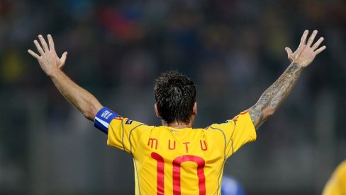 MUTU PREUZEO KLUB PRED MEČ SA ZVEZDOM: Kontraverzni Rumun na klupi Nefčija MUTU PREUZEO KLUB PRED MEČ SA ZVEZDOM: Kontraverzni Rumun na klupi Nefčija