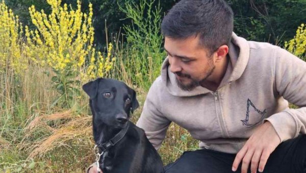 САД ТАЛИ ВОДИ НА КОБАСИЦЕ: Краљевчанин изгубио наду да ће пронаћи свог несталог пса, али данас његовој срећи нема краја САД ТАЛИ ВОДИ НА КОБАСИЦЕ: Краљевчанин изгубио наду да ће пронаћи свог несталог пса, али данас његовој срећи нема краја