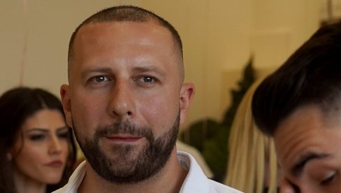 SESTRA NE GOVORI, NE HODA I NE ČUJE Dado Polumenta objavio njene slike i rasplakao pratioce: Od nje smo najviše naučili! (FOTO)
