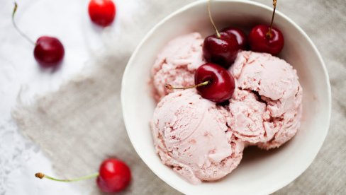 RECEPT ZA DOMAĆI SLADOLED: Čaša višanja i eto slatkog zadovoljstva! RECEPT ZA DOMAĆI SLADOLED: Čaša višanja i eto slatkog zadovoljstva!