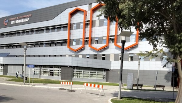 ЗАДОБИО ВИШЕСТРУКЕ ФРАКТУРЕ: Познато стање Белгијанца након пада са Петроварадинске тврђаве ЗАДОБИО ВИШЕСТРУКЕ ФРАКТУРЕ: Познато стање Белгијанца након пада са Петроварадинске тврђаве