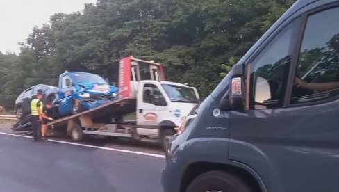 NAKON LAČANOG SUDARA: Normalizovan saobraćaj na auto-putu kod Zmaja NAKON LAČANOG SUDARA: Normalizovan saobraćaj na auto-putu kod Zmaja