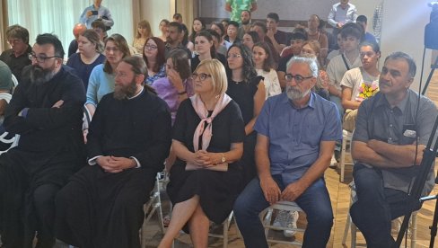 SRSPKI JE ZNATI Počela letnja škola srpskog jezika za strance i pripadnike dijaspore u Nikšiću SRSPKI JE ZNATI Počela letnja škola srpskog jezika za strance i pripadnike dijaspore u Nikšiću