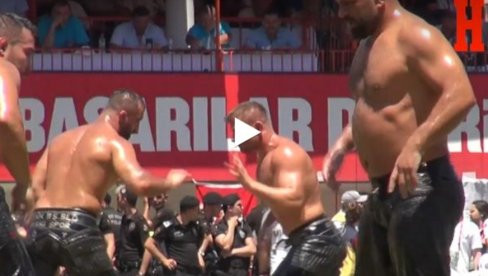 BITKA ZA SLAVU: Uljem natopljeni rvači bore se za zlatni pojas u Jedrenu BITKA ZA SLAVU: Uljem natopljeni rvači bore se za zlatni pojas u Jedrenu
