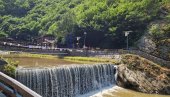 KUPAČI U KANJONU VUČJANKE: Otvorena sezona na uređenom kupalištu u Vučju (FOTO) KUPAČI U KANJONU VUČJANKE: Otvorena sezona na uređenom kupalištu u Vučju (FOTO)