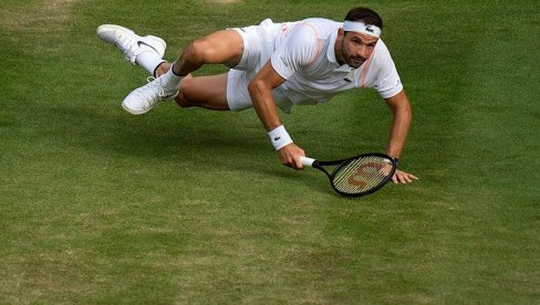 DIMITROV IPAK NIJE UBICA DŽINOVA: Bugarin započeo novu senzaciju na Vimbldonu, ali je nije dovršio