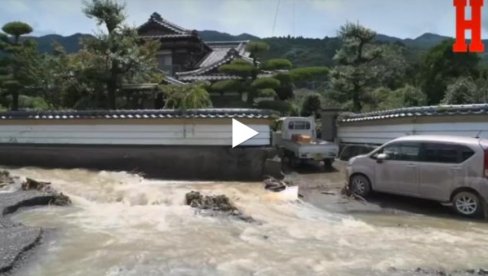 OLUJE I NEPRESTANE PADAVINE NAPAVILE HAOS: Japan na udaru poplava OLUJE I NEPRESTANE PADAVINE NAPAVILE HAOS: Japan na udaru poplava