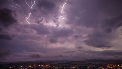 UŽIVAJTE U SUNCU JOŠ KOJI DAN: Dramatično upozorenje stručnjaka - Evo kada nam stižu grmljavina, olujni vetar i grad