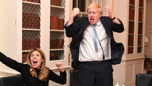 BORIS DŽONSON DOBIO OSMO DETE: Sin dobio čudno ime, oglasila se i njegova supruga - Pogodite koje je on dao BORIS DŽONSON DOBIO OSMO DETE: Sin dobio čudno ime, oglasila se i njegova supruga - Pogodite koje je on dao
