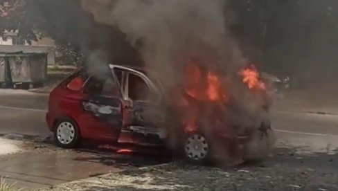 DIM KULJA NA SVE STRANE: Izgoreo automobil u Zemunu (VIDEO)