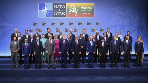 ДА ЛИ ЋЕ НАТО ПОСТОЈАТИ ЗА 25 ГОДИНА? Амерички професор о изазовима за будућност Алијансе ДА ЛИ ЋЕ НАТО ПОСТОЈАТИ ЗА 25 ГОДИНА? Амерички професор о изазовима за будућност Алијансе