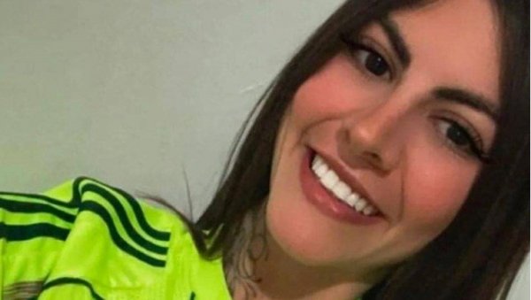 ЛЕПА ГАБРИЈЕЛА УБИЈЕНА У СУКОБУ НАВИЈАЧА: Дошла да гледа утакмицу, исекли је пивском флашом по врату (ВИДЕО) ЛЕПА ГАБРИЈЕЛА УБИЈЕНА У СУКОБУ НАВИЈАЧА: Дошла да гледа утакмицу, исекли је пивском флашом по врату (ВИДЕО)