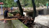 НАЛОЖЕНА ЈЕ ХИТНА ЕВАКУАЦИЈА ЉУДИ: Разорне поплаве и клизишта погодила Сечуан у Кини НАЛОЖЕНА ЈЕ ХИТНА ЕВАКУАЦИЈА ЉУДИ: Разорне поплаве и клизишта погодила Сечуан у Кини